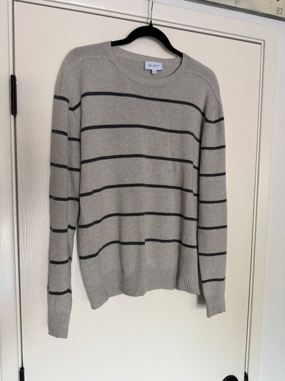 Los Angeles / Gray Crewneck Sweater with Dark Grey Stripes men’s size large